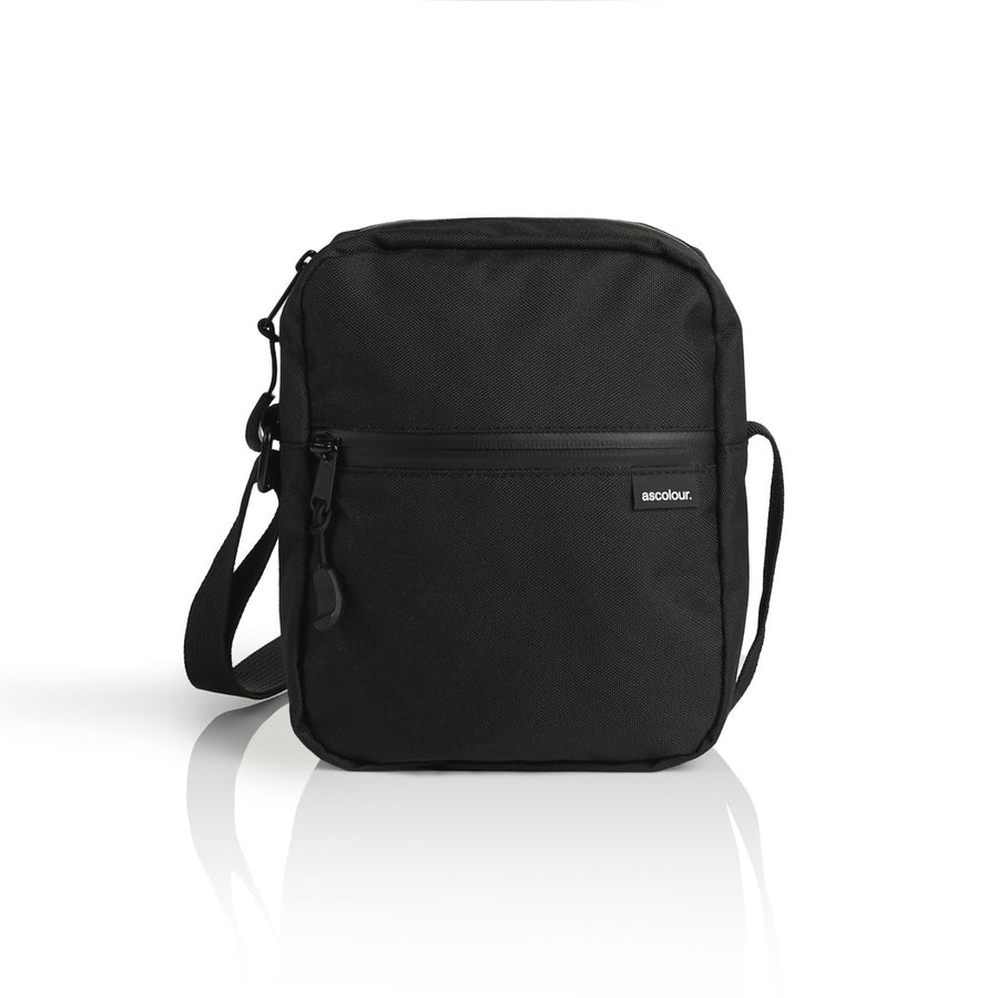 1026 recycled transit bag black