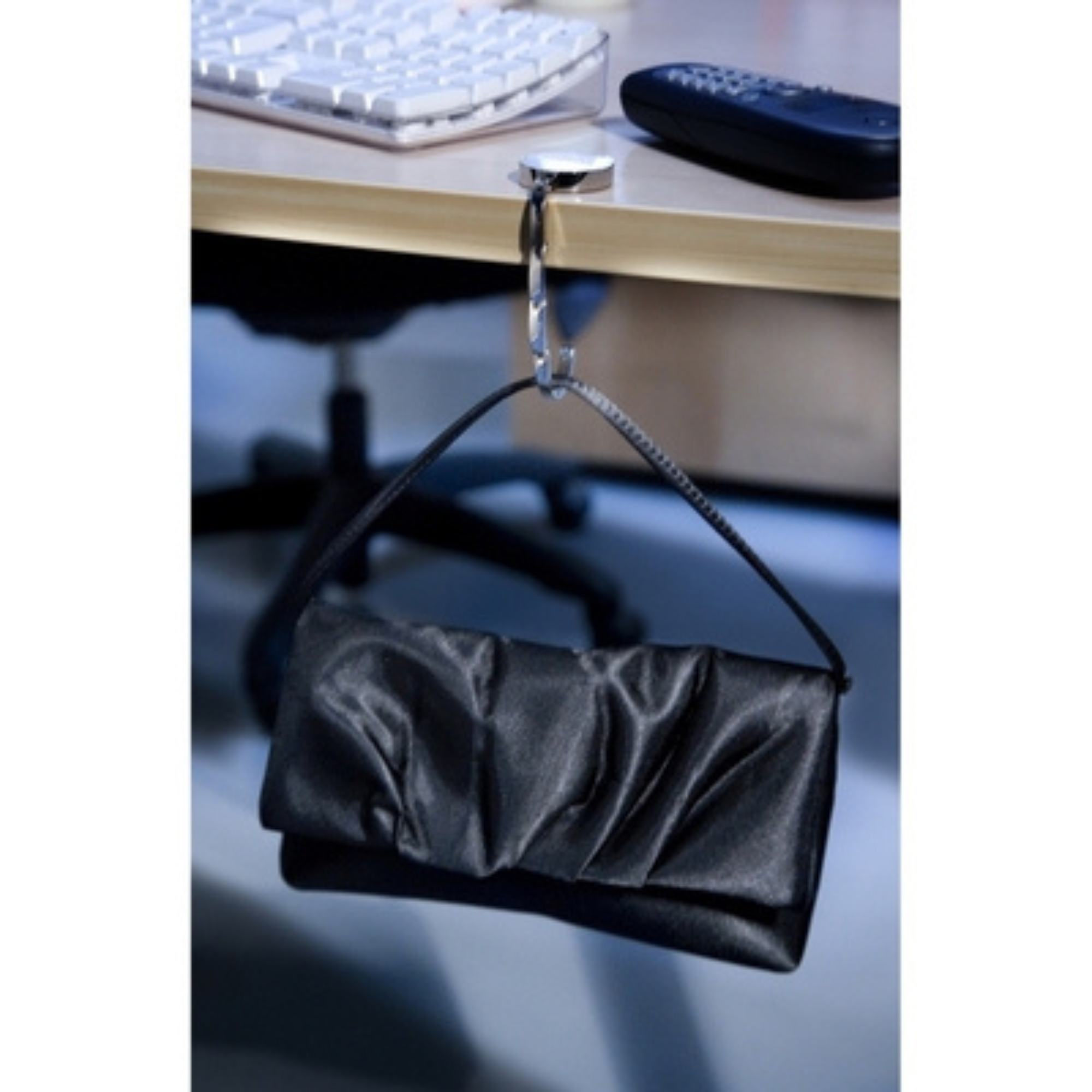 Amplify Bag Hanger